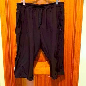 Stretchy woven capris, Black, 3X